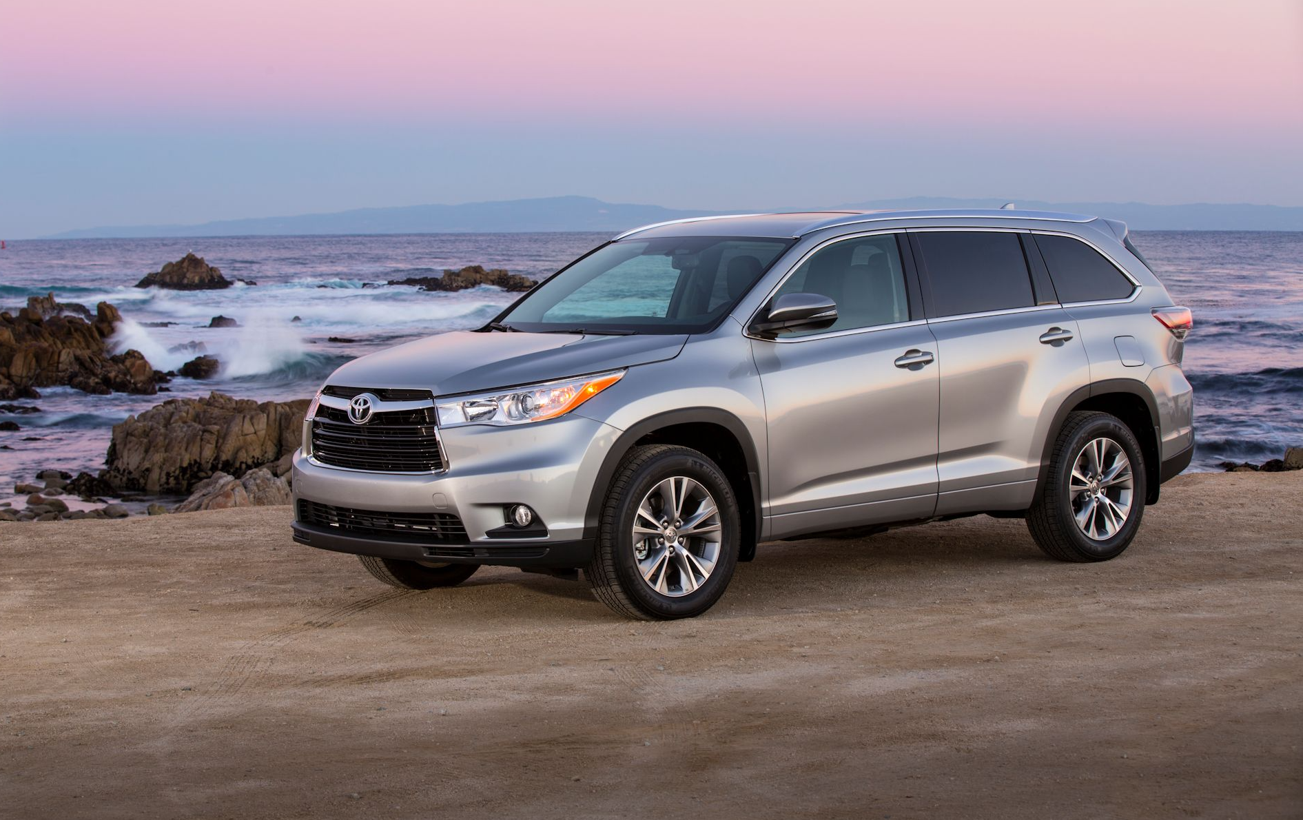 Toyota highlander. Toyota Highlander 2014. Тойота хайлендер 2014. Highlander Toyota Highlander 2014. Тойота Тойота хайлендер 2014.